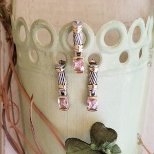 Set of earrings and pendant